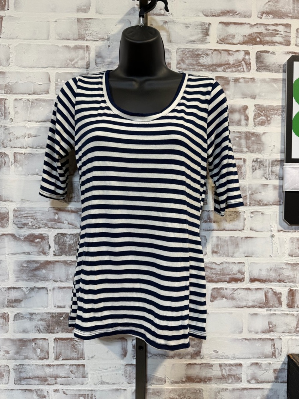Green Envelope Navy and White Striped Scoop Neck Tee medium